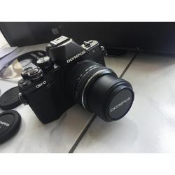 Olympus OM-D EM-10 Mark II zwart   14-42 mm IIR zwart Nieuw!