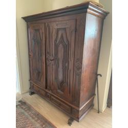 Duitste antieke vestiaire kast