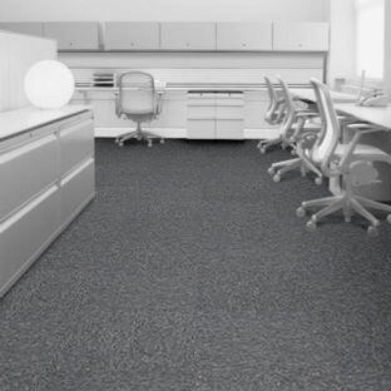 Employ Loop tapijttegels van Interface in Grijstinten