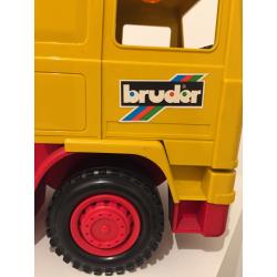 Vrachtwagen met kraan
