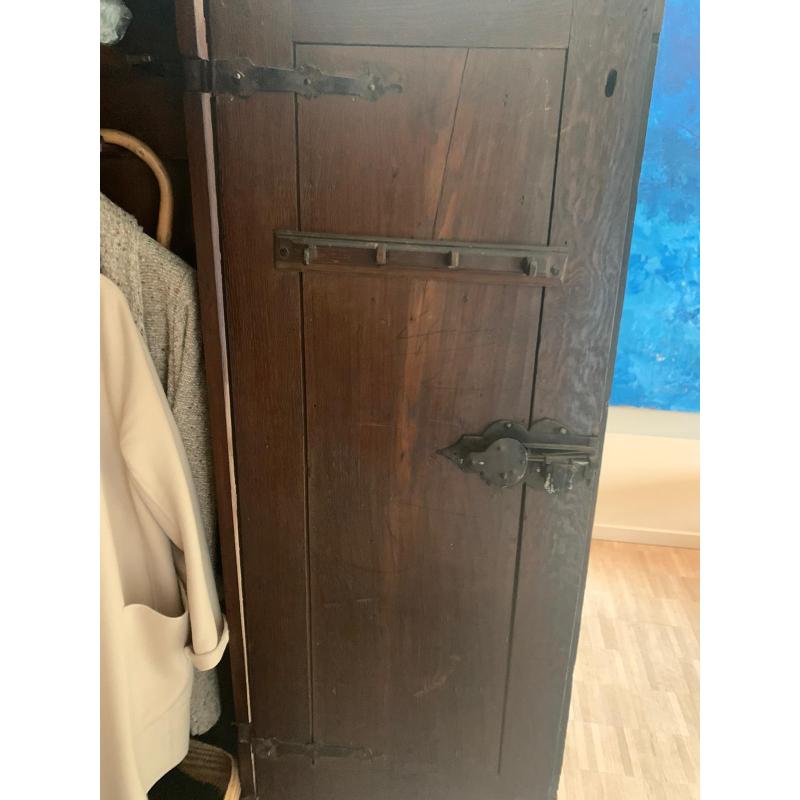 Duitste antieke vestiaire kast