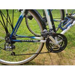 1 dames- & 1 herenfiets Kyoso