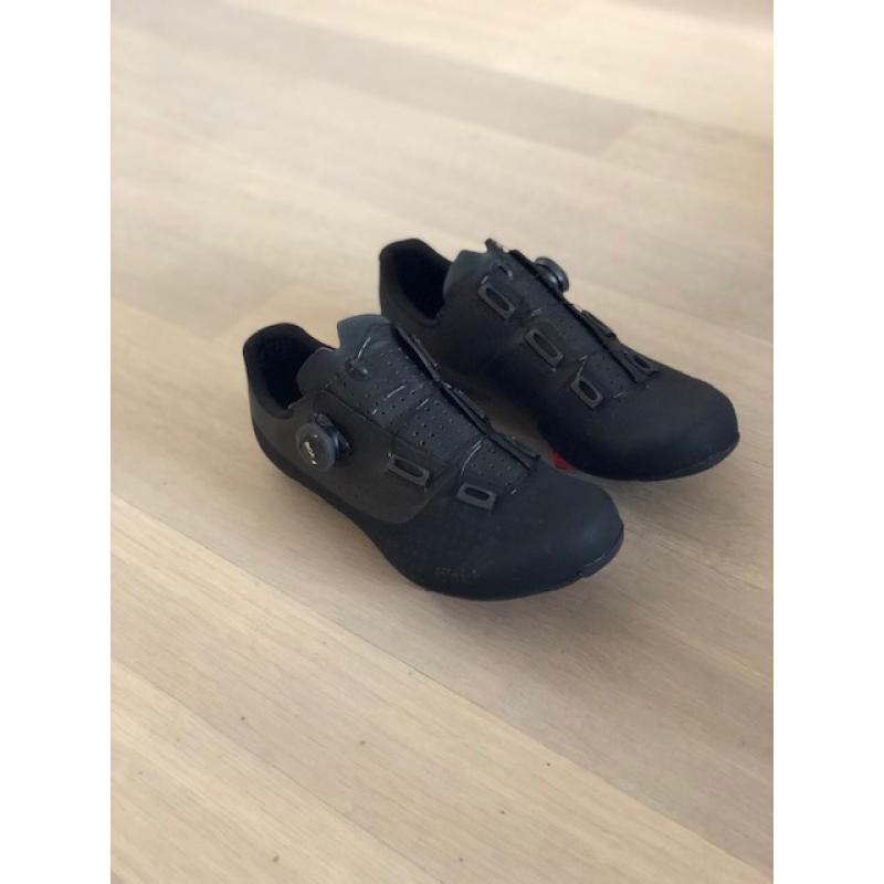 Fietsschoenen Fizik Tempo overcurve R4 black/black maat 43