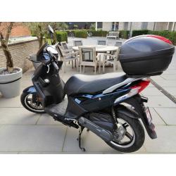 Te koop mooie Kymco Agility 16  50 uit 2021 zgan