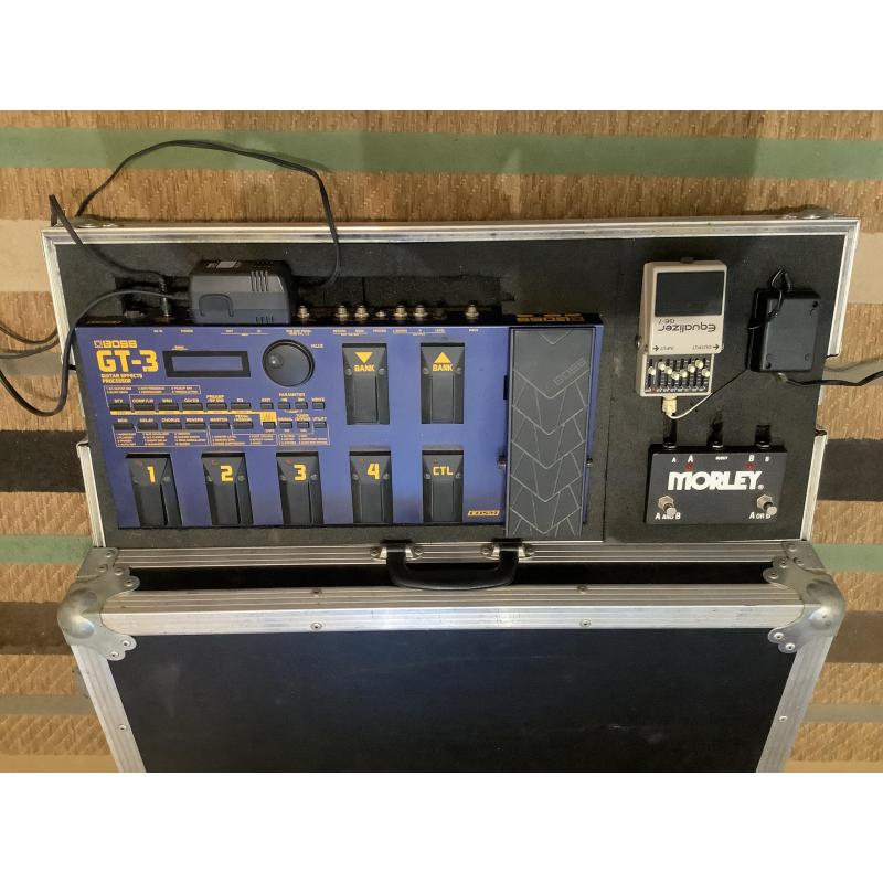 Boss GT3 en Morley verdeler in flightcase