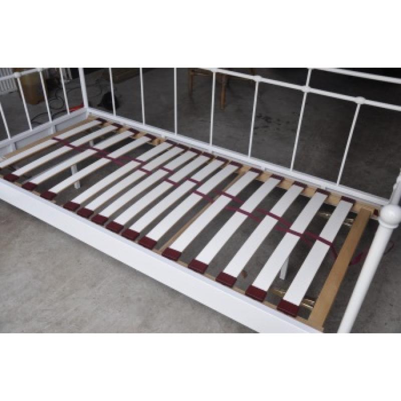 Metalen spijlen bed 90 x 200 cm (echt als nieuw)  Hooglans wit