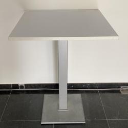 Hoge tafel met 3 barstoelen, te koop wegens verhuis