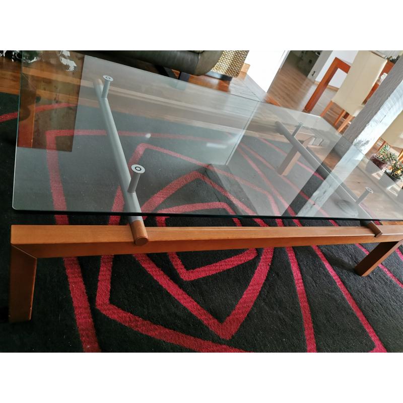 Eetkamertafel EN bijpassende salontafel. Design.