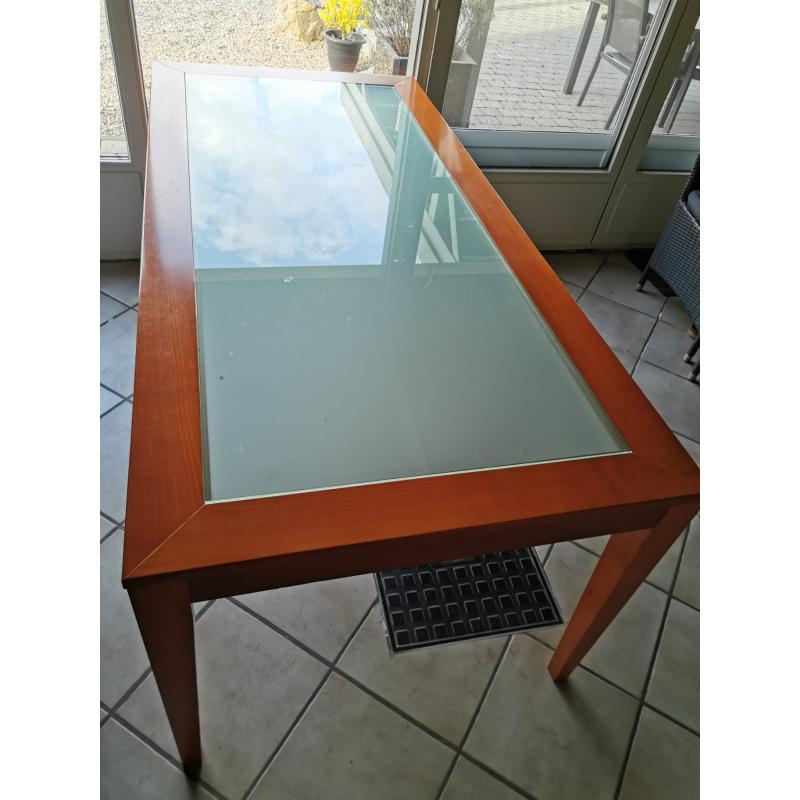 Eetkamertafel EN bijpassende salontafel. Design.