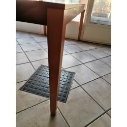 Eetkamertafel EN bijpassende salontafel. Design.