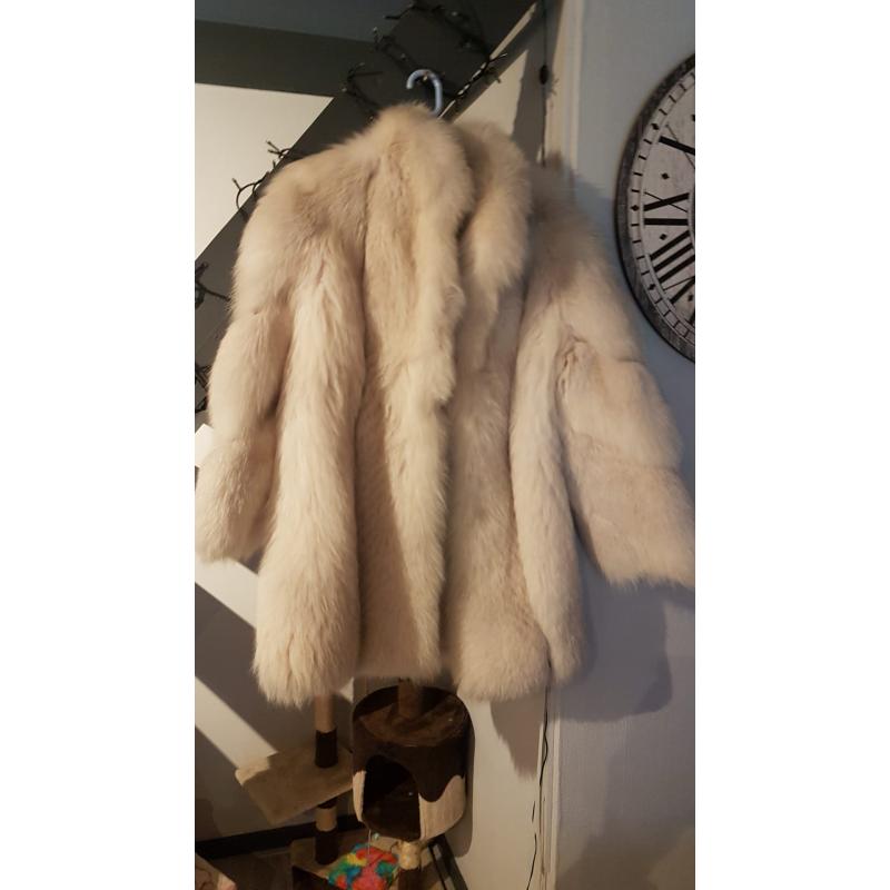 Witte bontjas