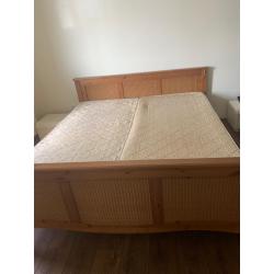 Tweepersoons bed (incl. matrassen)