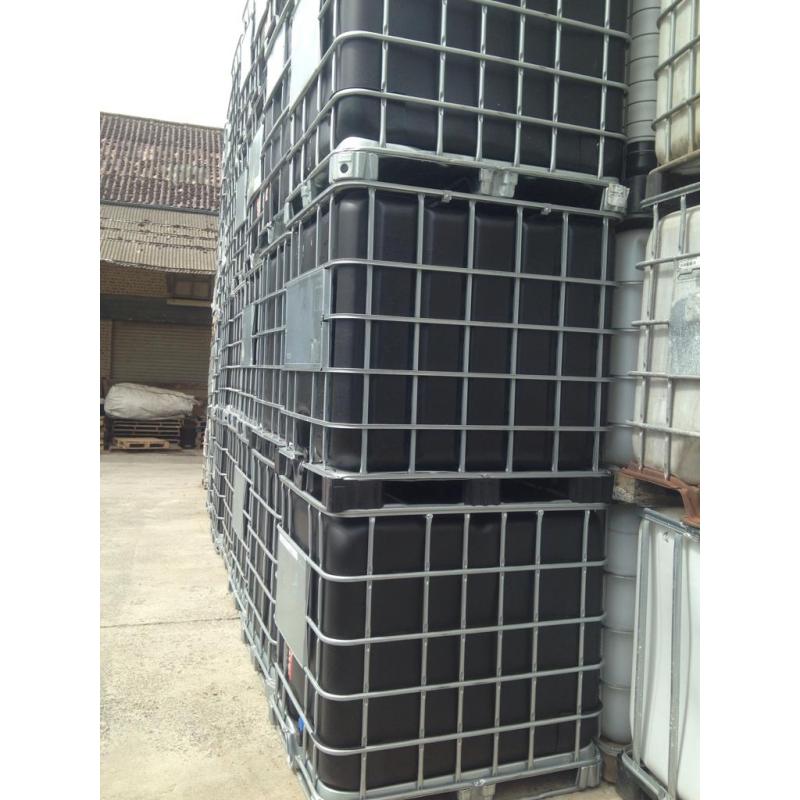 Zwarte ibc containers