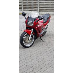 Suzuki GSXF 750