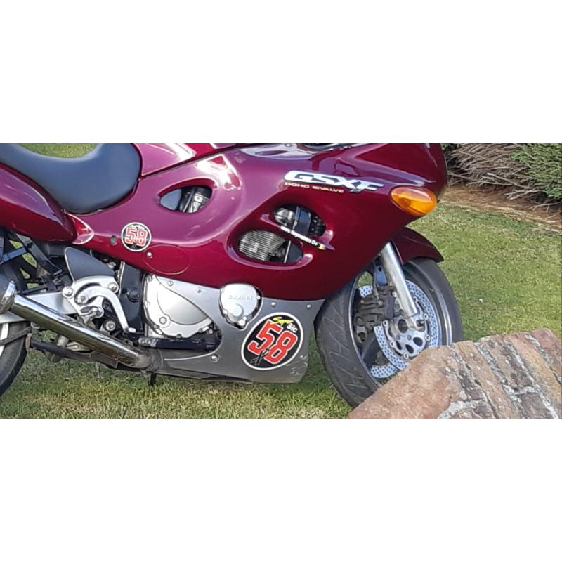 Suzuki GSXF 750