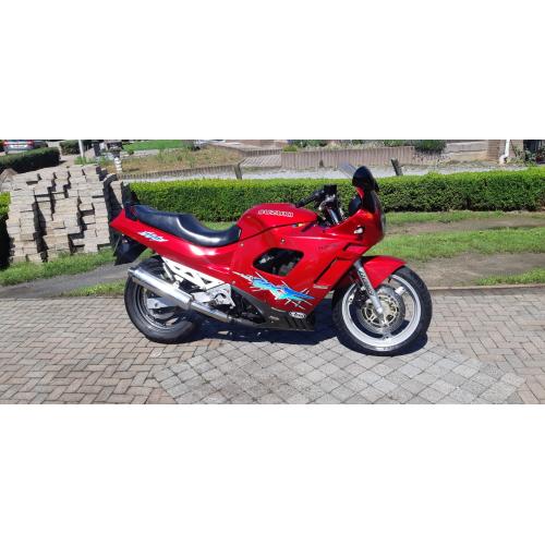 Suzuki GSXF 750