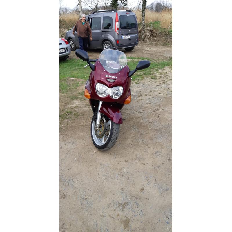 Suzuki GSXF 750