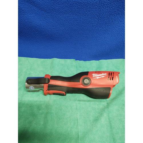 Milwaukee M12 HPT-202C V-KIT Accu Hydraulische Subcompacte Perstool 12V 2.0Ah Li-Ion M12™ in nieuwstaat!