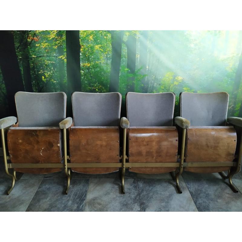 Vintage bioscoopstoelen