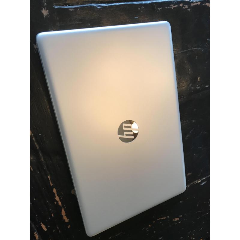 HP laptop, 2 maanden oud. Nauwelijks gebruikt. Azerty toetsenbord