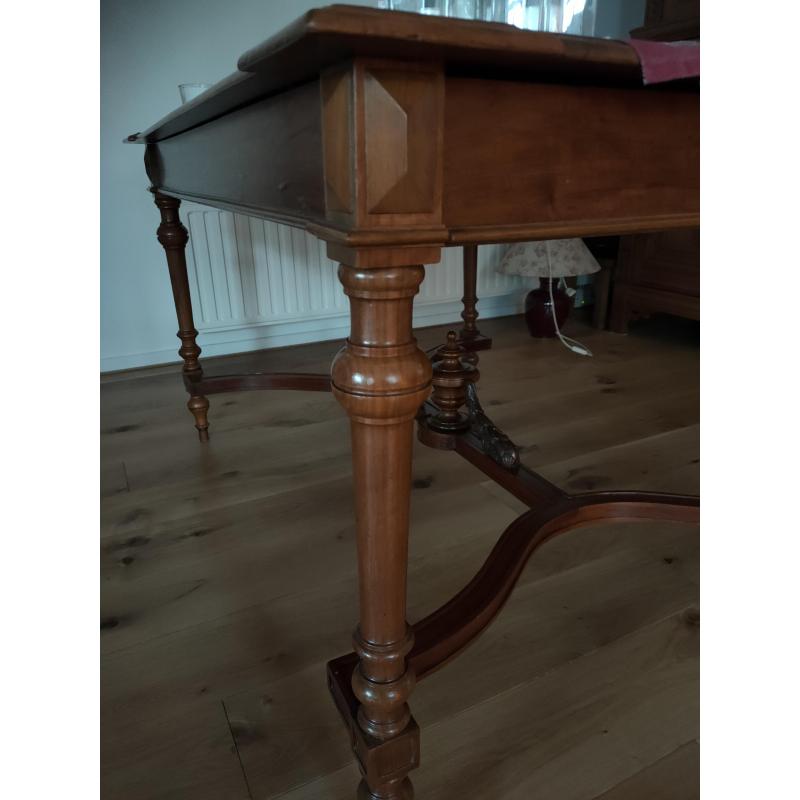 Antieke eettafel 19e eeuw