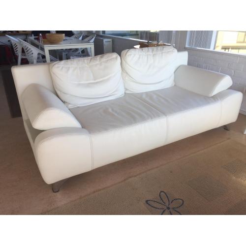 BEDBANK/ZETEL 2persoons WIT kunstleder in perfecte staat