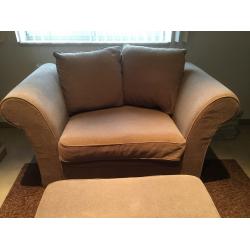 Loveseat met poef
