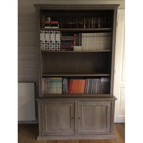 bibliotheekkast met onderkast taupe grijs massief
