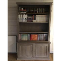 bibliotheekkast met onderkast taupe grijs massief