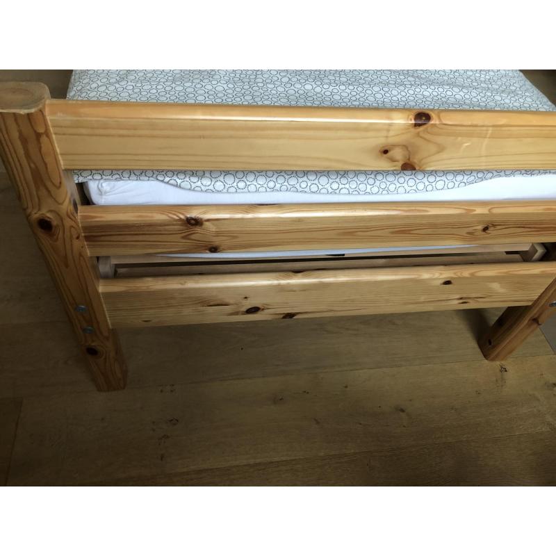 eenpersoonsbed inclusief lattenbodem en matras