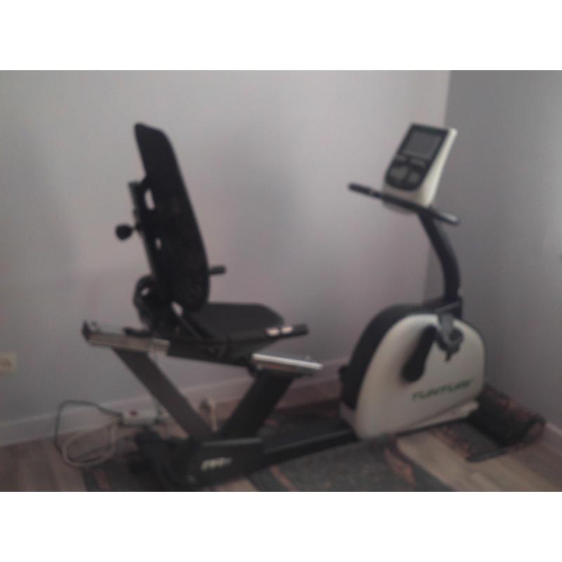 TUNTURI E-80R Recumbent Bike