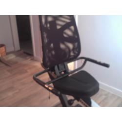 TUNTURI E-80R Recumbent Bike