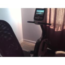 TUNTURI E-80R Recumbent Bike