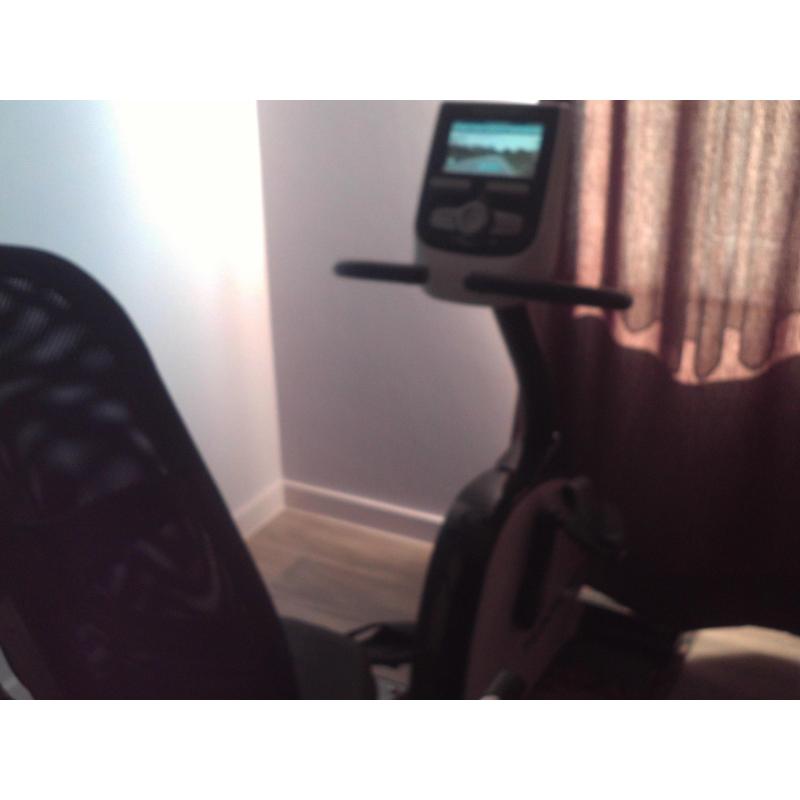TUNTURI E-80R Recumbent Bike