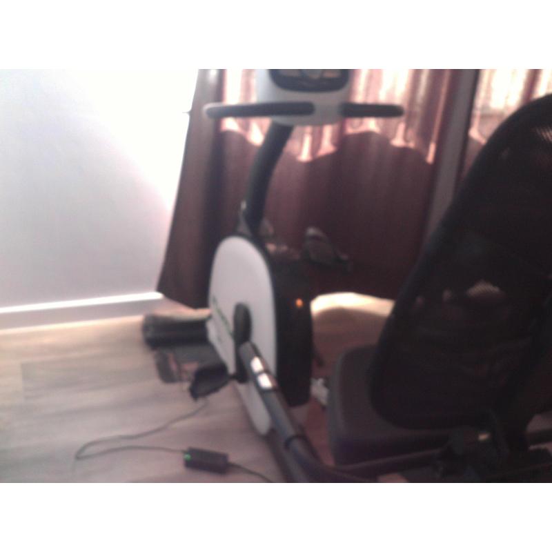 TUNTURI E-80R Recumbent Bike