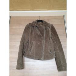 daine vest