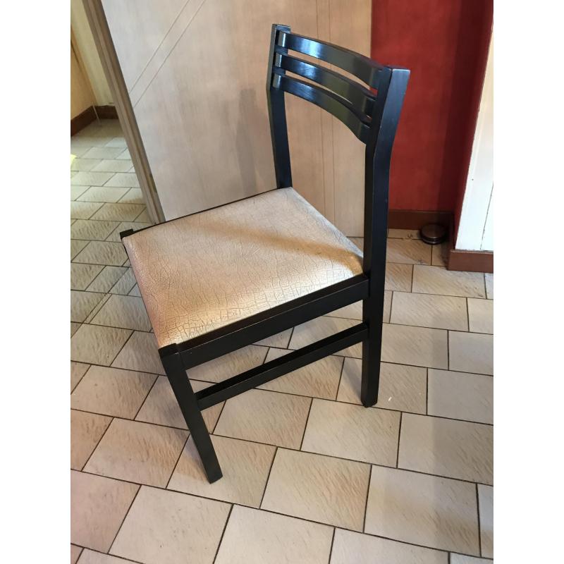 Eettafel met 6 stoelen