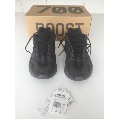 YEEZY BOOST 700 VANTA MAAT 44 (USED)