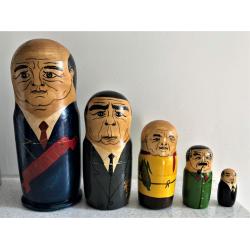 Handbeschilderde matroesjka's Russische presidenten