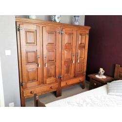 Mooie volledige massieve eiken slaapkamer te koop