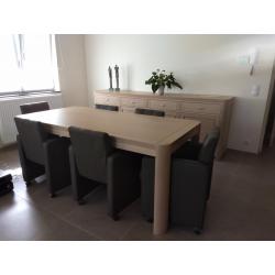 Volledige eetkamer