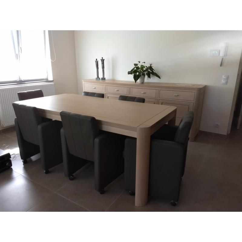 Volledige eetkamer