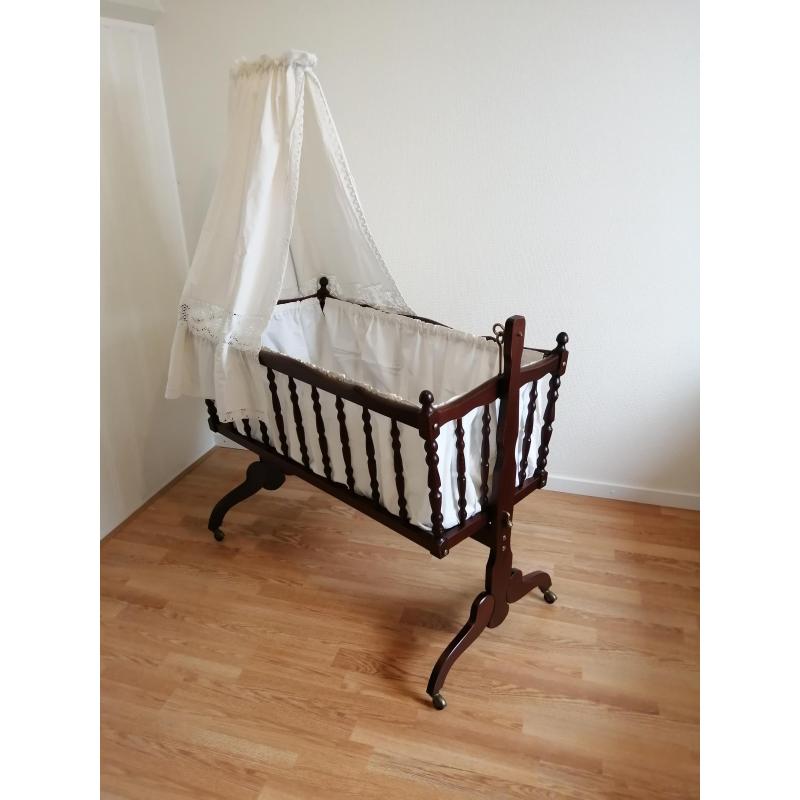 Baby bedje schommelwieg