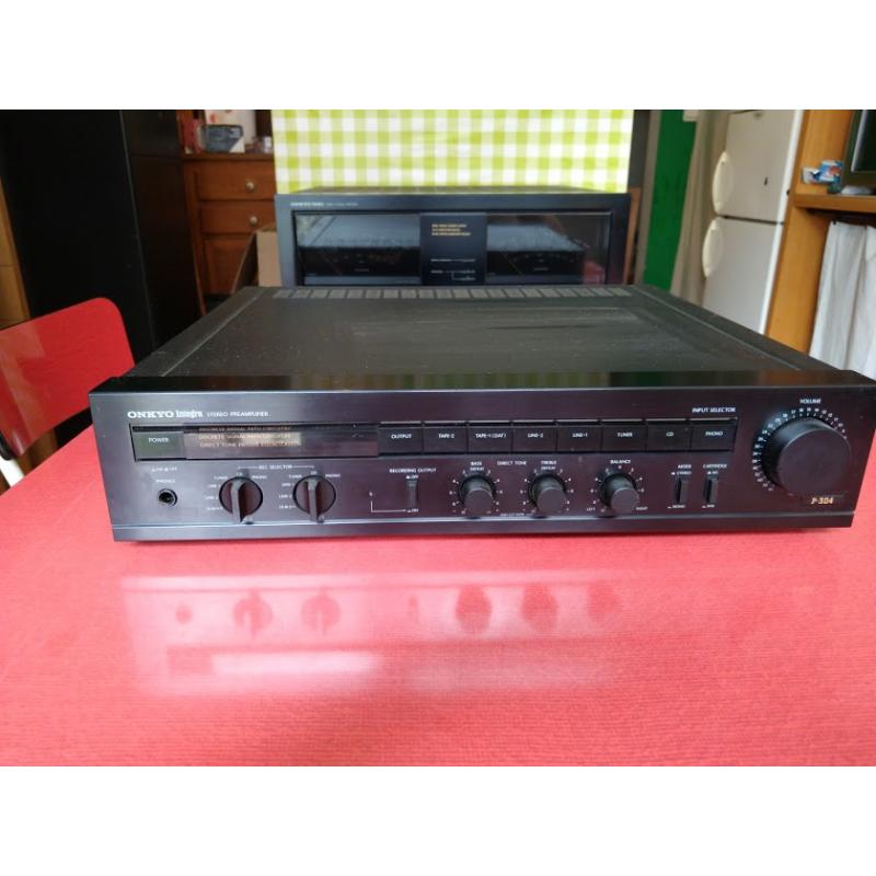 ONKYO INtegra voor- en eindversterker