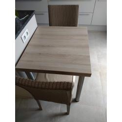 Keukentafel en 2 stoelen