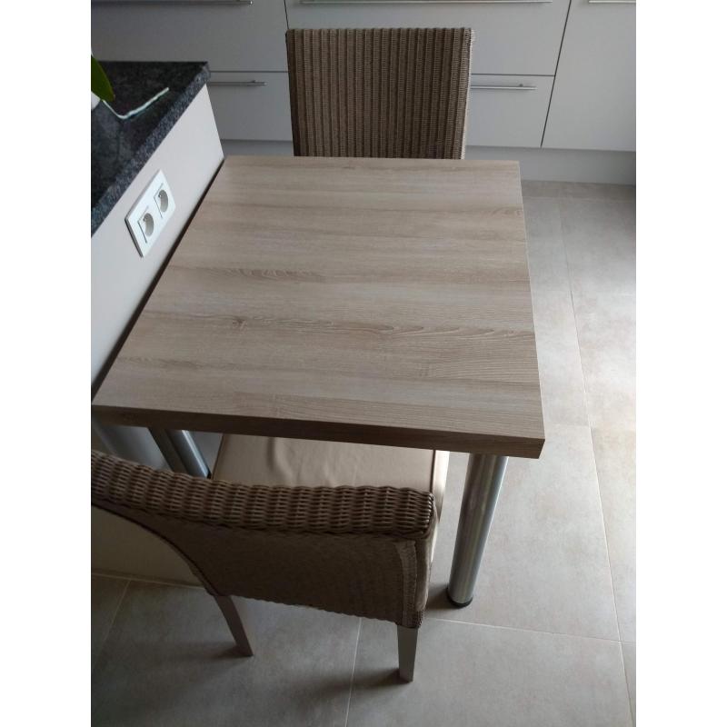 Keukentafel en 2 stoelen
