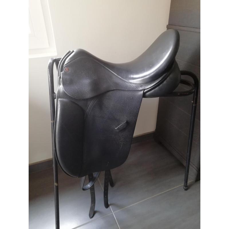 Dressuur zadel SPALDING  maat 17