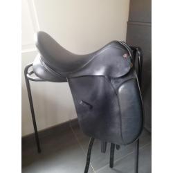 Dressuur zadel SPALDING  maat 17