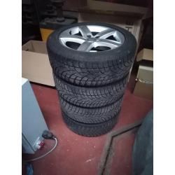 autobanden en velgen 225/50R17 94H