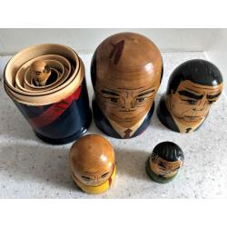 Handbeschilderde matroesjka's Russische presidenten